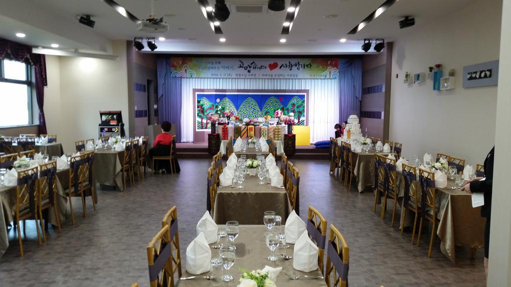 Hyunjin Tourist Hotel Donghae Esterno foto