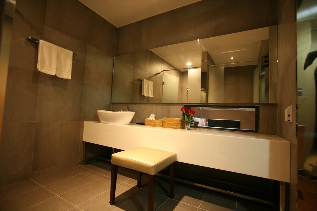 Hyunjin Tourist Hotel Donghae Esterno foto