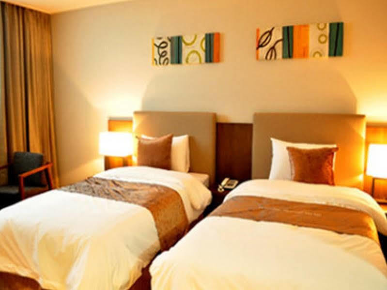Hyunjin Tourist Hotel Donghae Esterno foto